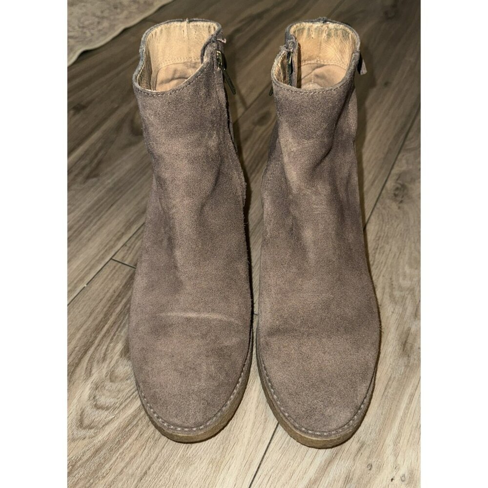 UGG Women's Kirke Suede Heel Booties Brown Size 9.5 Uggs Class
